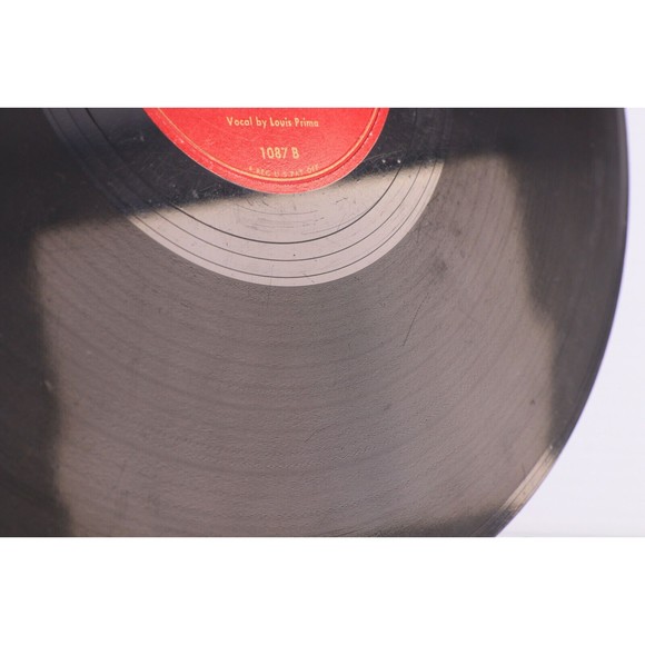 Louis Prima - A Gal In Calico / He / She Like It! - 1946 10" 78 rpm Record 1087 - Picture 15 of 16